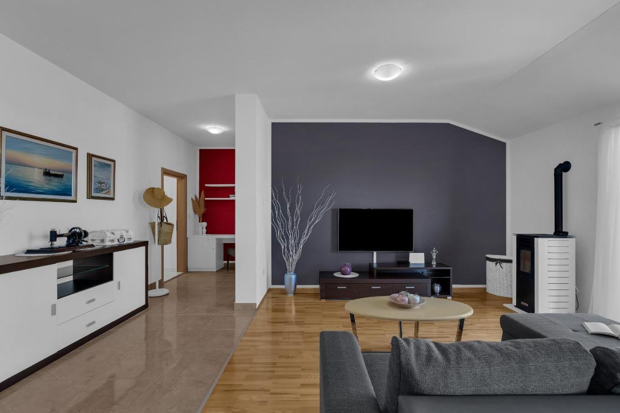 Stunning City View Apartment Makarska Exterior photo