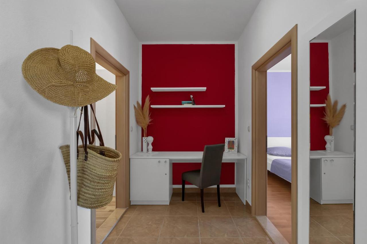 Stunning City View Apartment Makarska Exterior photo